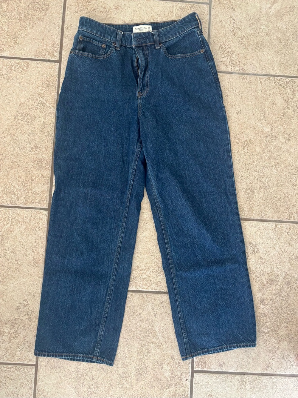 Abercrombie & Fitch Straight-Leg Jeans in Dark Blue